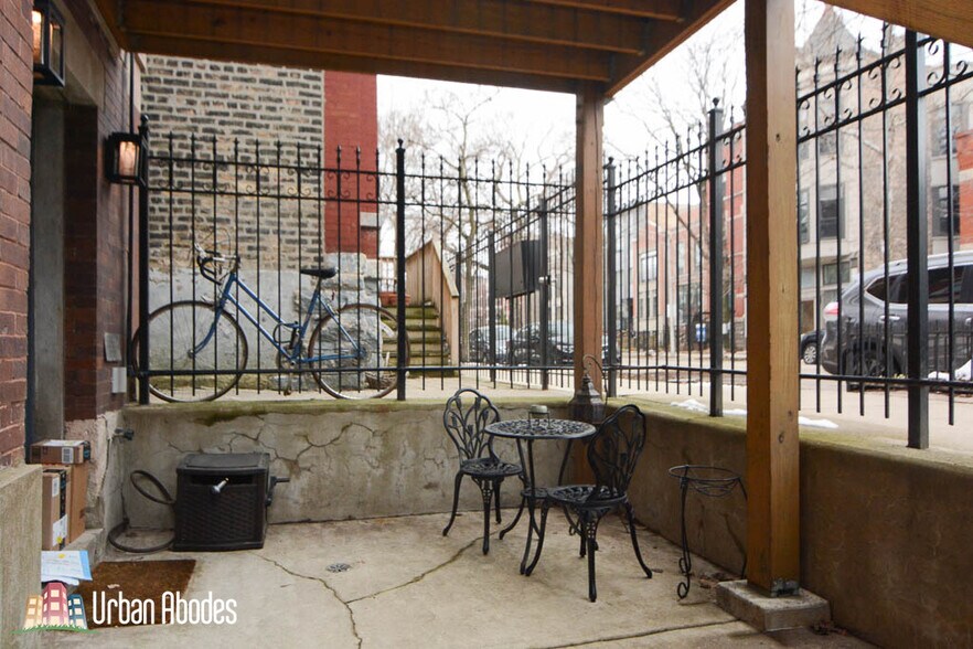 Building Photo - 1723 W Erie St