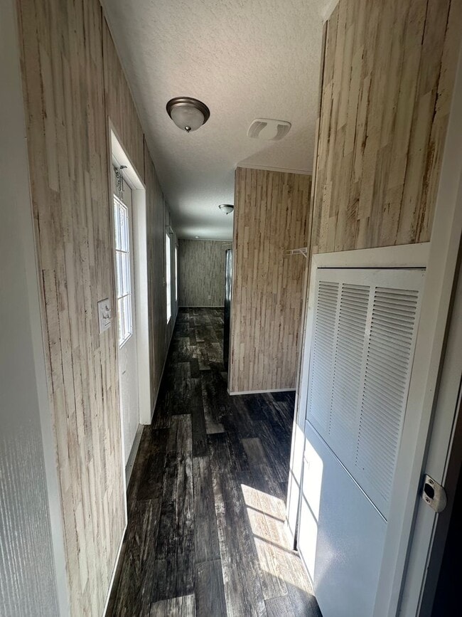 Building Photo - 2 Bed 2 Bath mobile home
