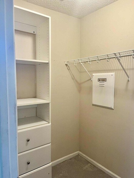 Building Photo - 524 Beverly Dr