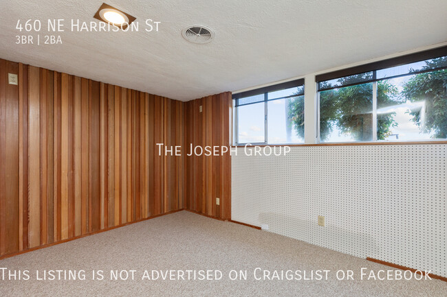 Building Photo - Mid-Century Modern 3 bed with panoramic wa...