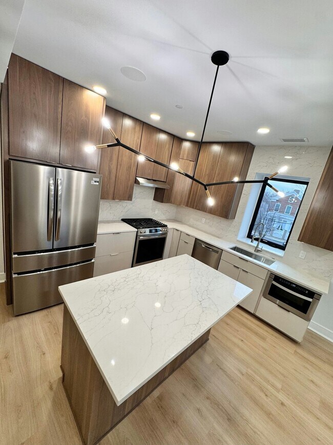 Building Photo - 85 W High St