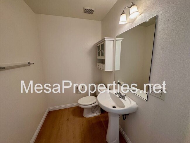 Building Photo - 6695 Goldy St