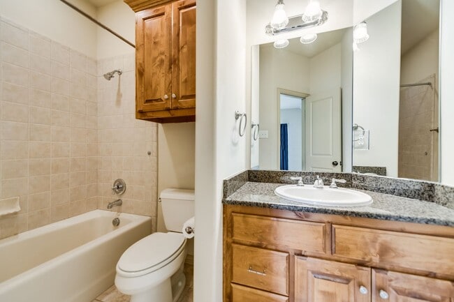Building Photo - Gorgeous Custom Home on a private 1 acre l...