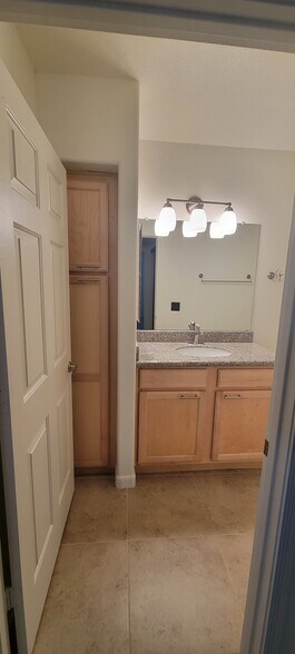 Bathroom - 1295 N Ash St