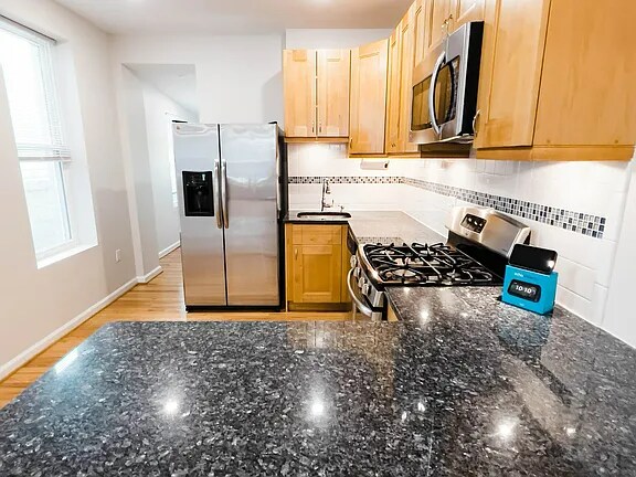 Building Photo - 721 S Milton Ave