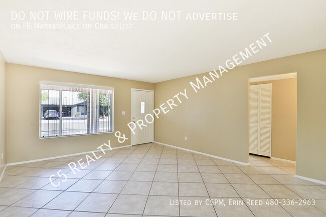 Building Photo - 217 E Fordham Dr