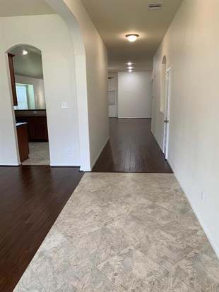 Building Photo - 13918 Goodridge Dr