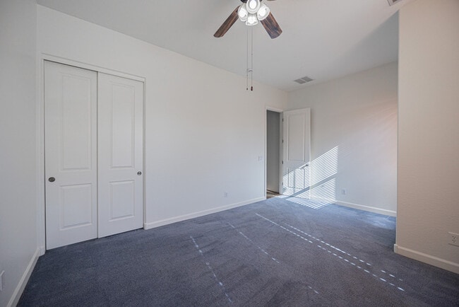 Building Photo - 12746 W Colter St