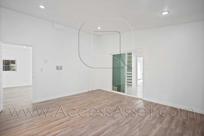 Building Photo - Spacious 3-Bedroom Torrance Home with Private Yard & Modern Interior