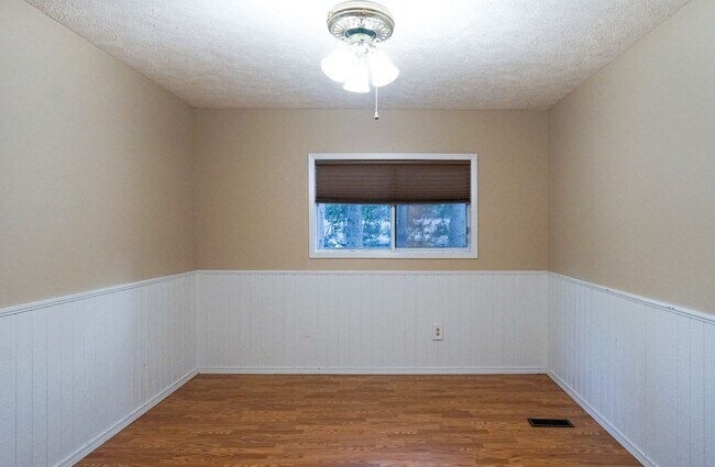 Building Photo - 4 Bedroom home tucked away in Hayden