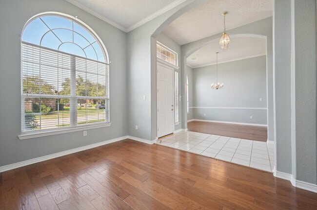 Building Photo - 4400 Foxtail Ln