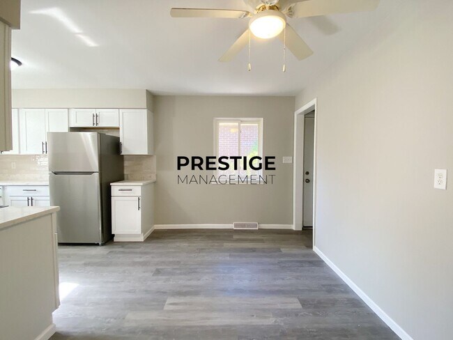 Building Photo - Large 3 Bedroom Home In Gary