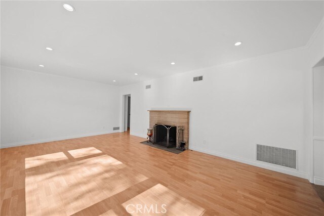 Building Photo - 10257 McVine Ave