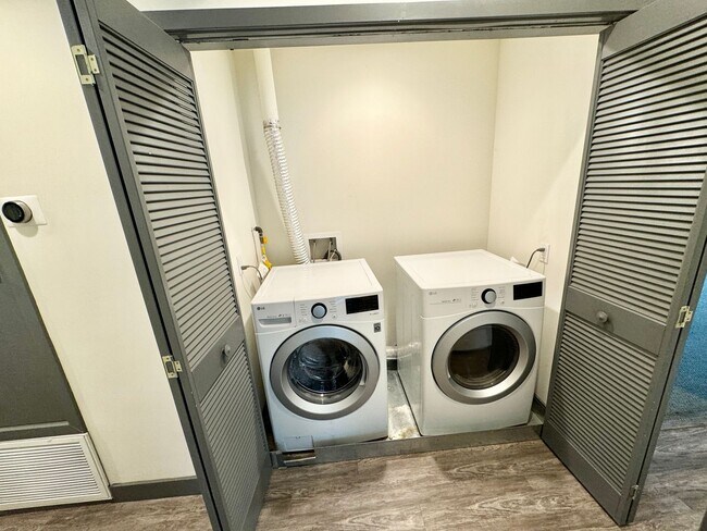 Building Photo - dun8385