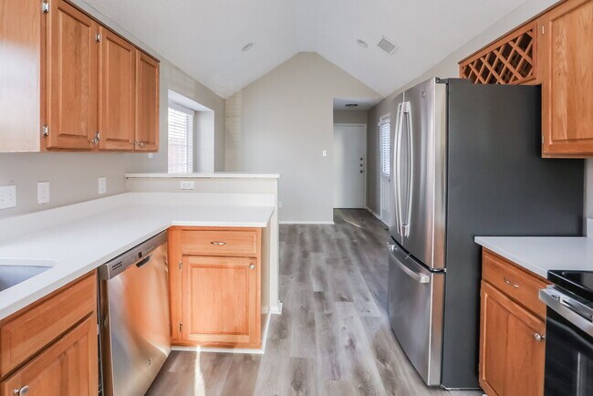 Building Photo - 708 Brees Dr