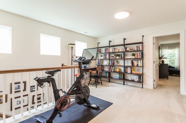 Building Photo - Spacious, Stylish & Move-In Ready! 3BR End Unit Townhome in Durham