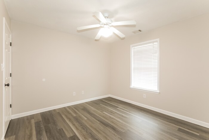 Building Photo - 1056 Grove Landing Ln