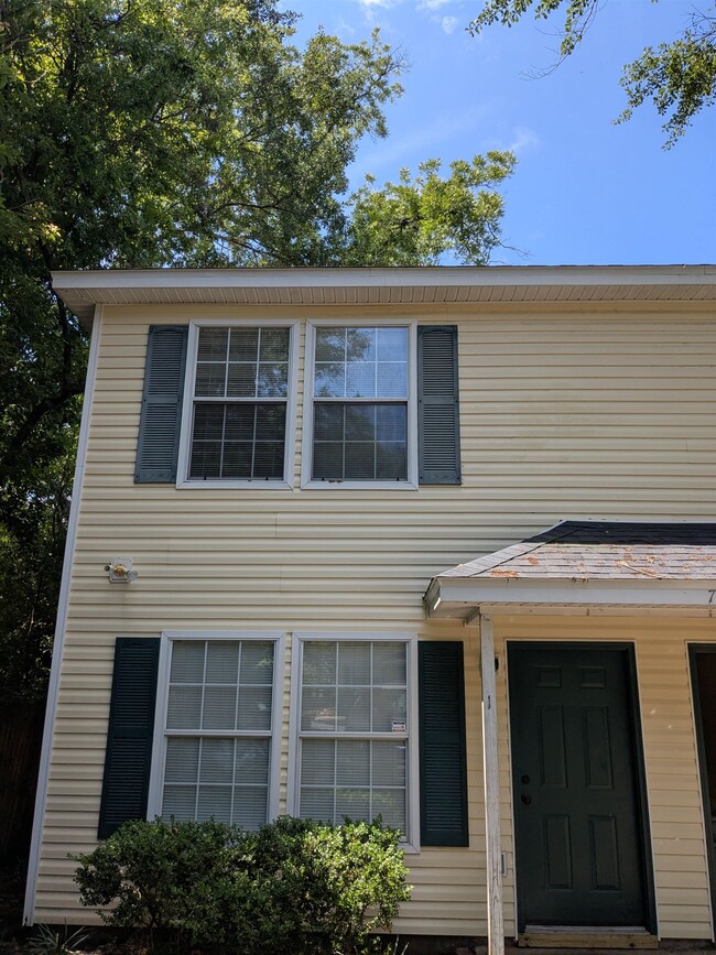 Primary Photo - 705 W Georgia St