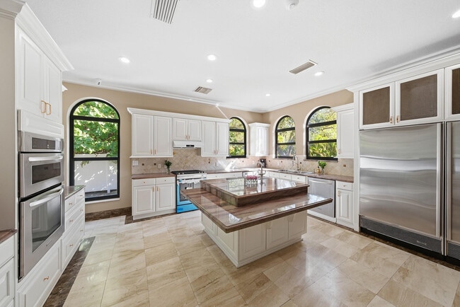 Building Photo - 10270 SW 58th St