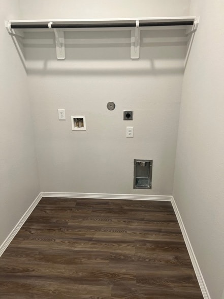 Building Photo - 26010 Emory Holw Dr