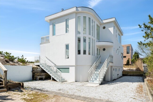 Building Photo - 413B Dune Rd