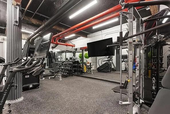 Building Photo - 67 E 11th St