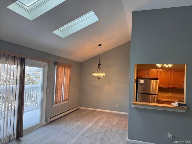 Building Photo - 4 Lexington Hills Rd