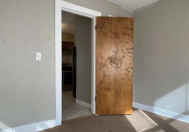 Building Photo - Stylish & Spacious 1-Bedroom Near Midtown ...