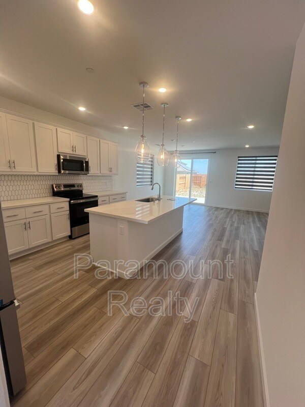 Building Photo - 1740 Lacey Ave