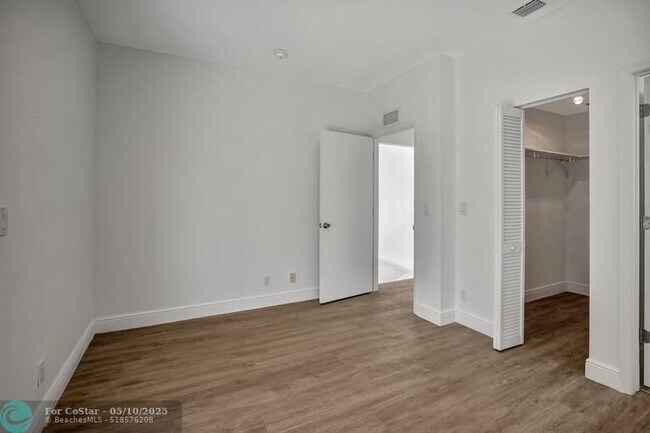 Building Photo - 1108 S 20th Ave