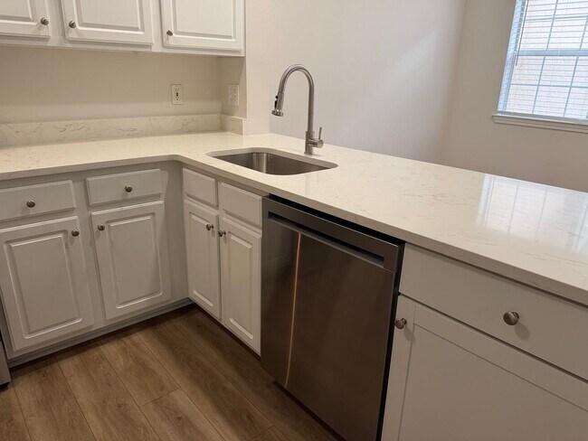 Building Photo - Newly Remodeled Condo at The Preserve at Indigo Run!