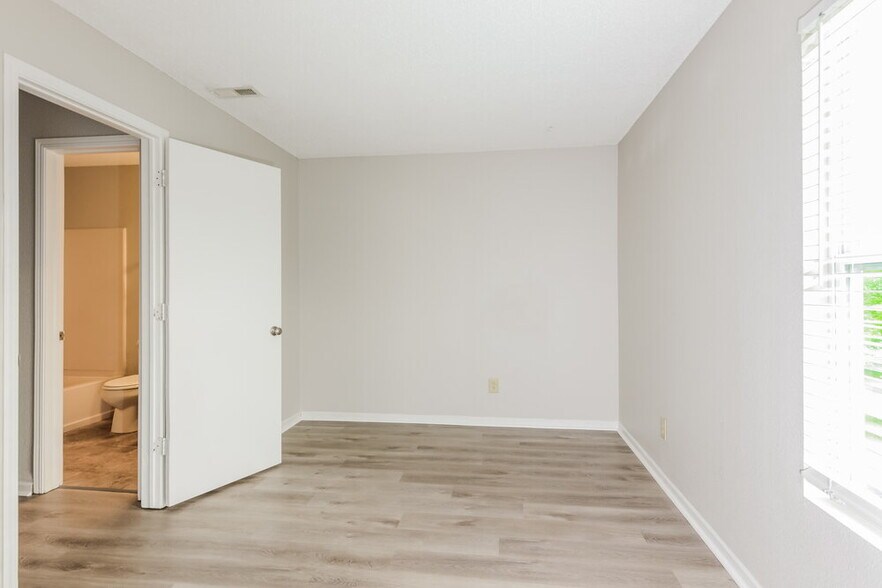 Building Photo - 14427 Cuppola Dr