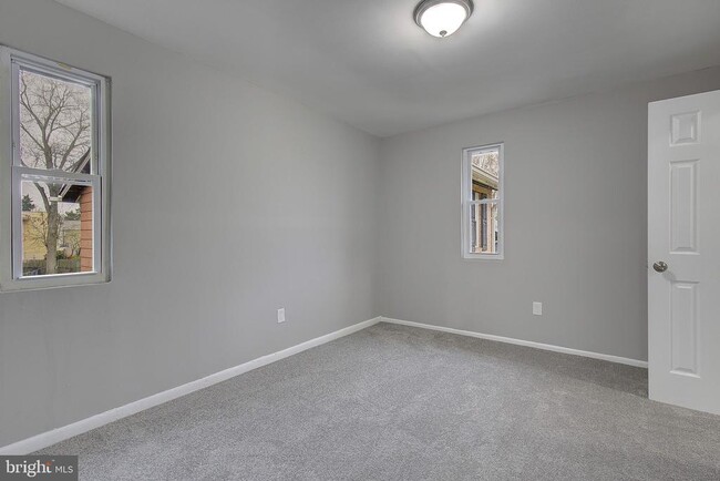 Building Photo - 178 Daimler Dr