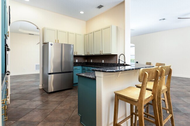 Building Photo - 3961 Knott Dr