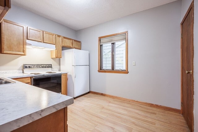 Building Photo - 12 Benton St