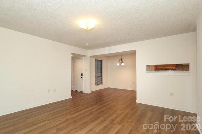 Building Photo - 4912 Sardis Rd