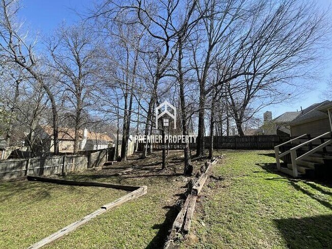 Building Photo - 5738 Riverhead Ave