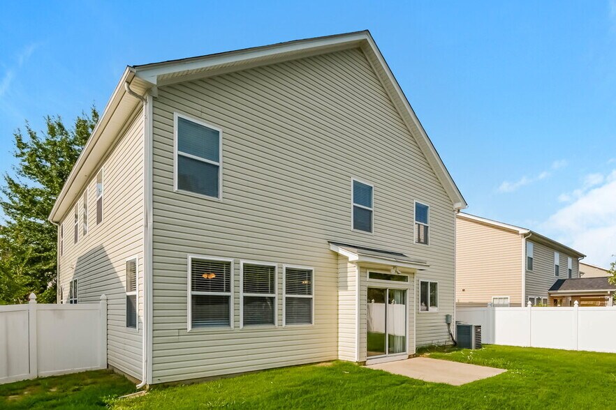 Building Photo - 150 Coalyard Dr