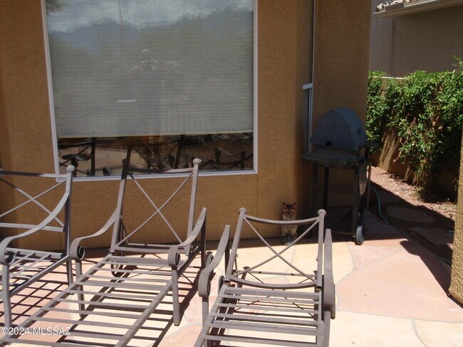 Building Photo - 65535 E Desert Side Dr
