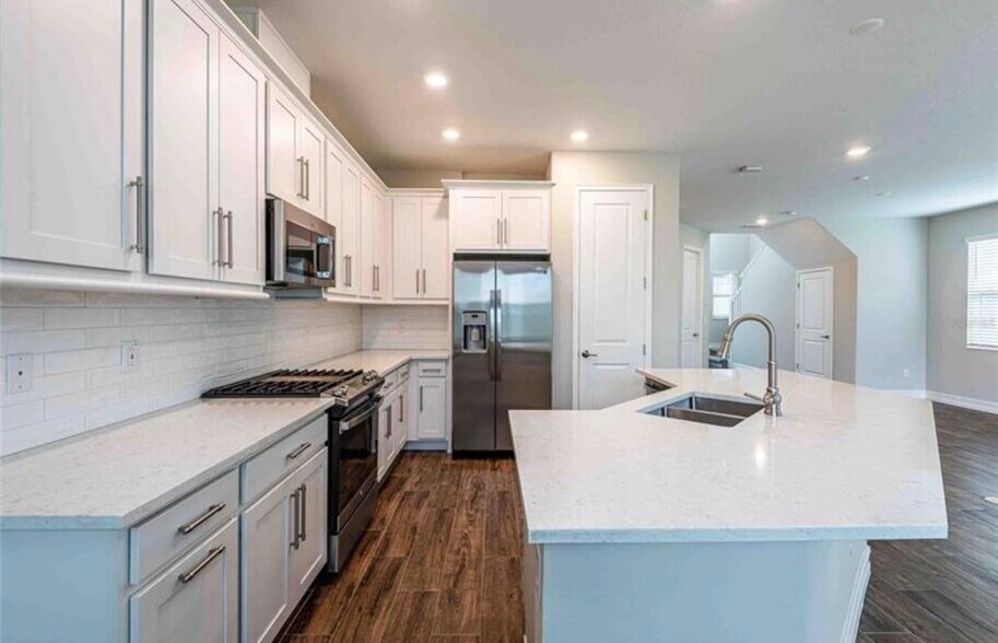 Building Photo - 4655 Almada Ln
