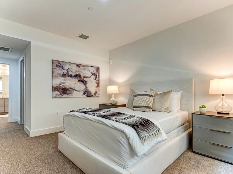 Building Photo - 1330 Federal Ave