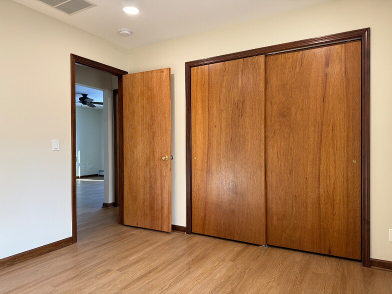 Building Photo - 520 3rd Ave