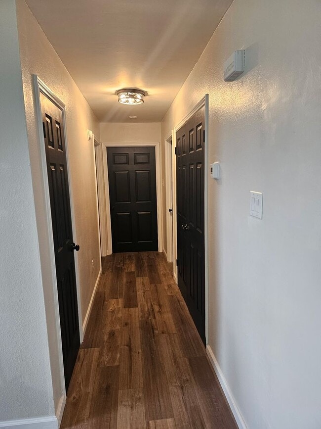 Building Photo - 2 Bedroom 2 bath for lease