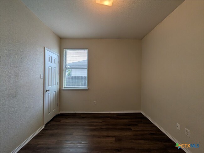 Building Photo - 341 Placid Meadow