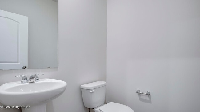 Building Photo - 1850 Washington Blvd