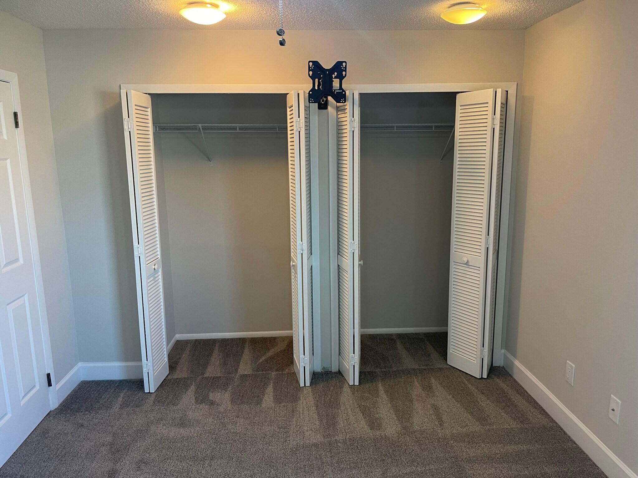 BR 2 - 610 Casa Park Court O