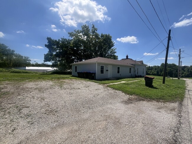 Building Photo - 421 S Mulberry St