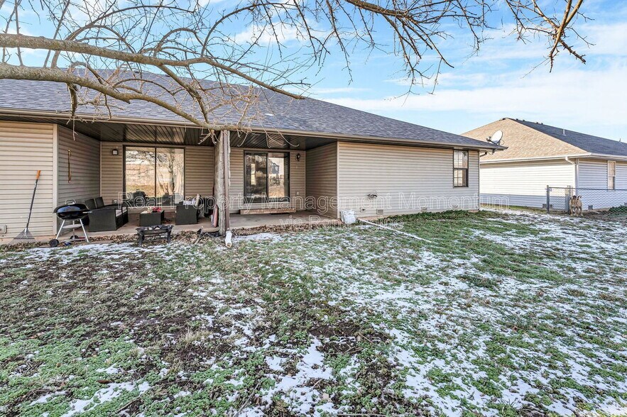 Building Photo - 3348 S Doris Ct