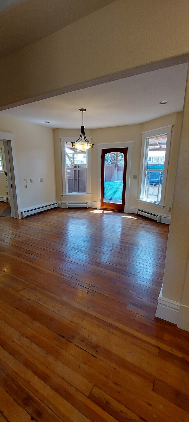 dining room - 520 S 9th St