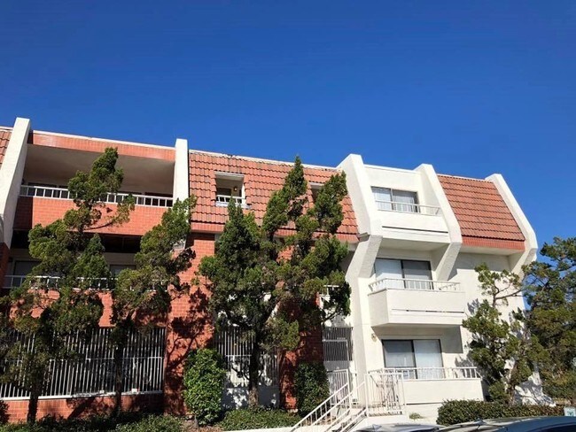 Building Photo - 3115 Helms St